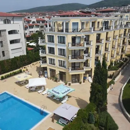 Horizon 6 'a' Apartment